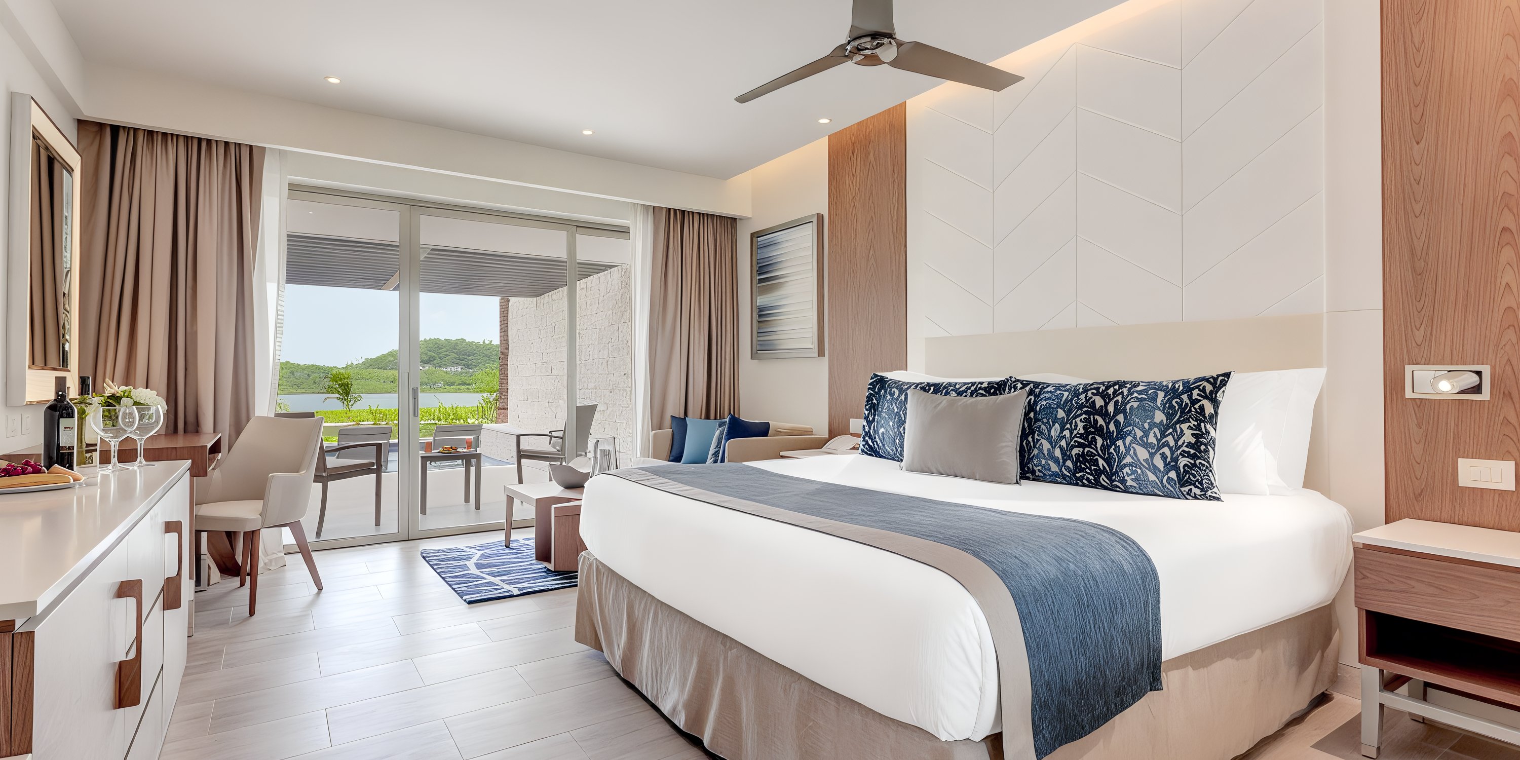 Royalton Antigua Suite4